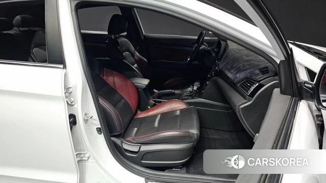 Hyundai Avante AD id 3801781 из Кореи 20