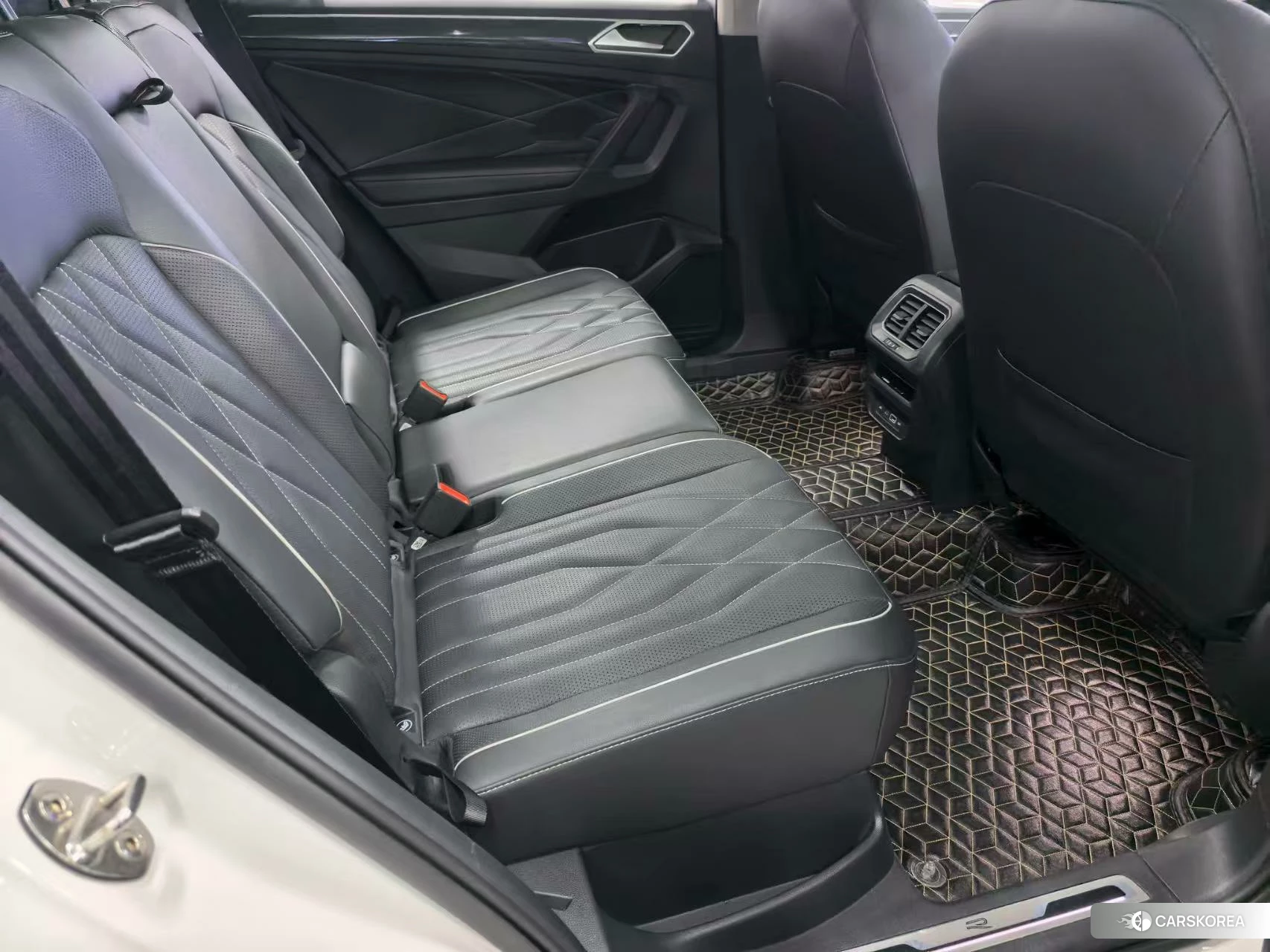 Volkswagen Tiguan L id 4479601 из Китая 10