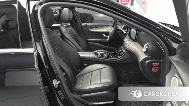 Mercedes-Benz E-Class W213 id 4873608 из Кореи 31