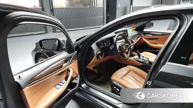 BMW 5 Series (G30) id 3379365 из Кореи 20