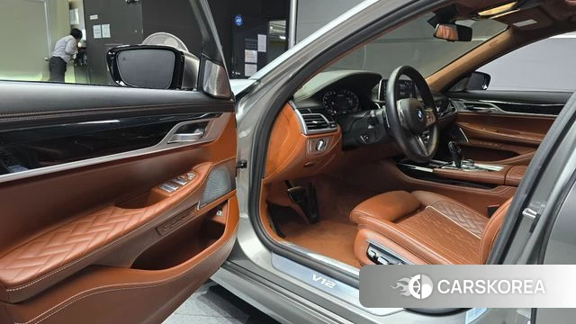 BMW 7 Series (G11) id 4930285 из Кореи 38
