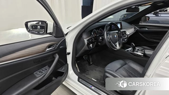 BMW 5 Series (G30) id 4781232 из Кореи 32