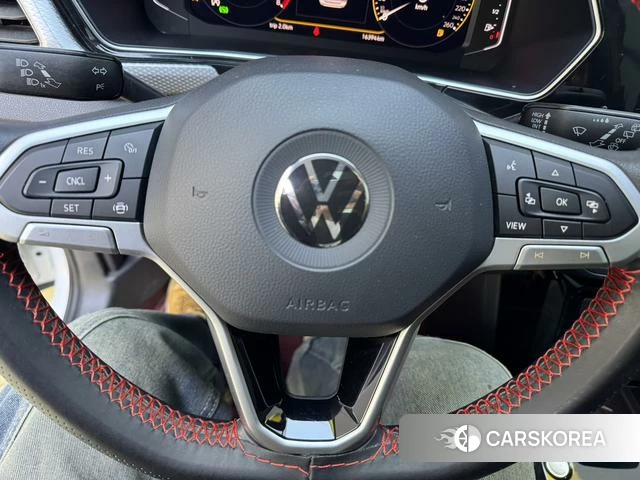 Volkswagen Exploring the shadow id 4265875 из Китая 25