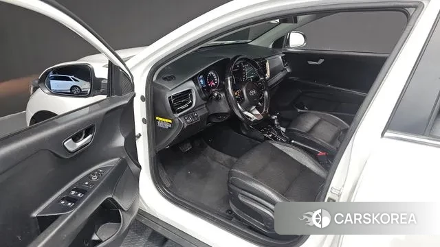 Kia Stonic id 3718483 из Кореи 20