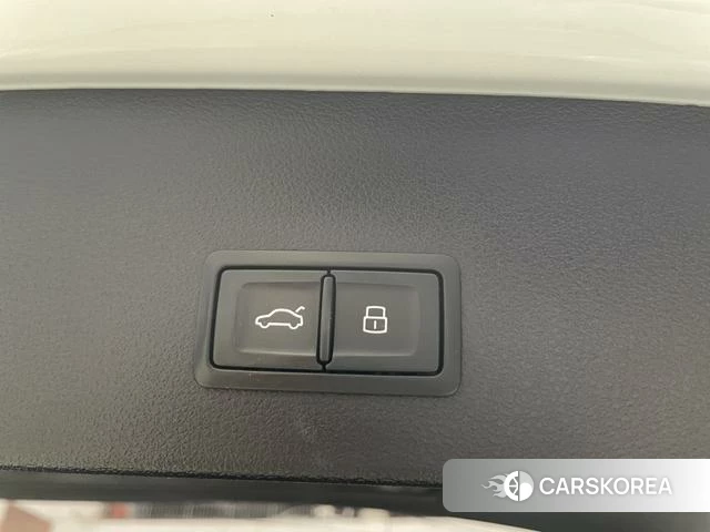 Audi Q2L id 4290472 из Китая 18