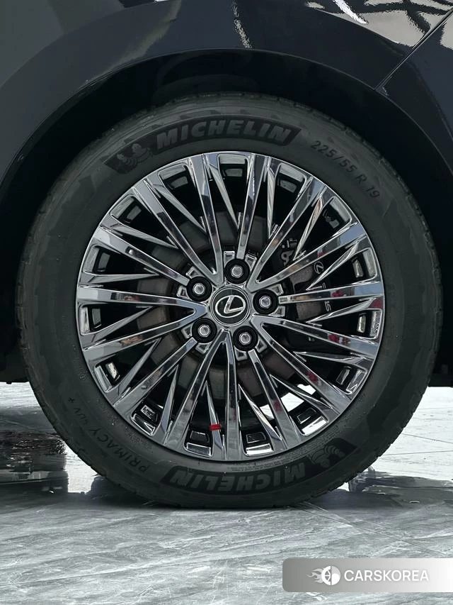 Lexus LM id 4239719 из Китая 22