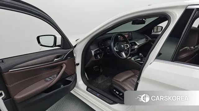 BMW 5 Series (G30) id 3012980 из Кореи 20