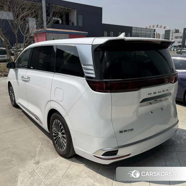 Denza D9 EV id 3920237 из Китая 18