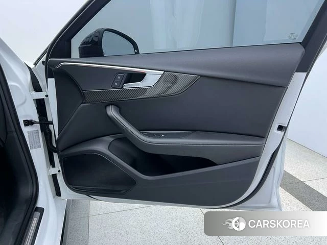 Audi A4L id 4236344 из Китая 32