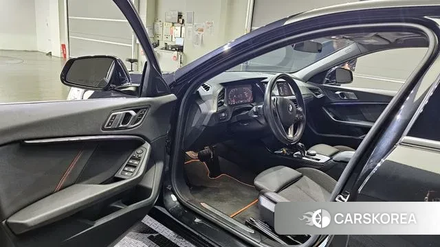 BMW 1 Series (F40) id 2985955 из Кореи 20