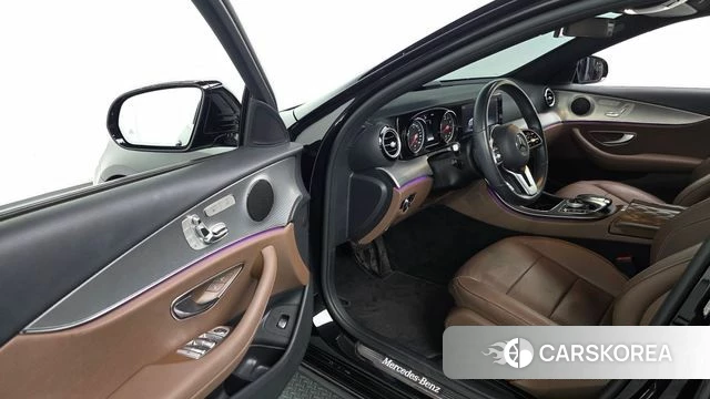 Mercedes-Benz E-Class W213 id 4657815 из Кореи 33