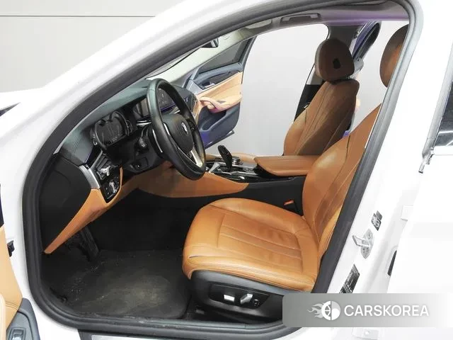 BMW 5 Series (G30) id 3695549 из Кореи 18