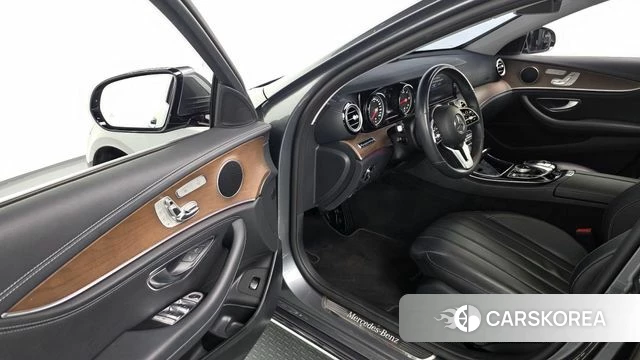 Mercedes-Benz E-Class W213 id 4423989 из Кореи 32