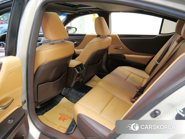 Lexus ES id 4368407 из Китая 18