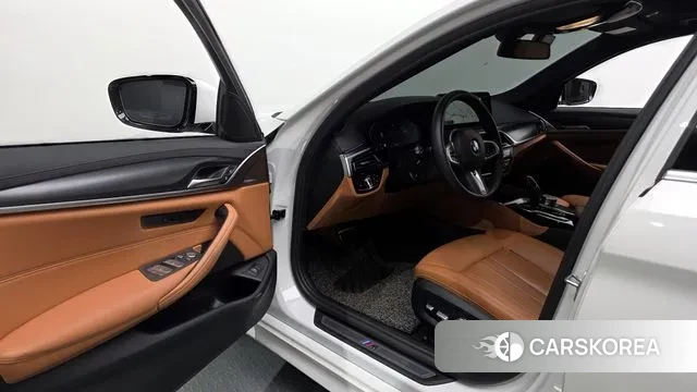 BMW 5 Series (G30) id 3043148 из Кореи 20