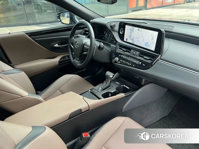 Lexus ES id 4374424 из Китая 35