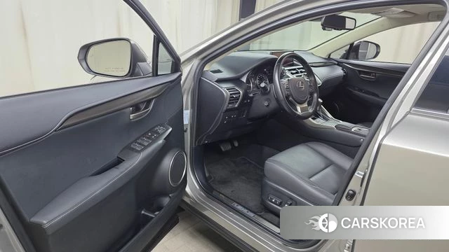 Lexus NX300h id 4764426 из Кореи 32