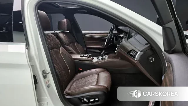 BMW 5 Series (G30) id 3703897 из Кореи 20