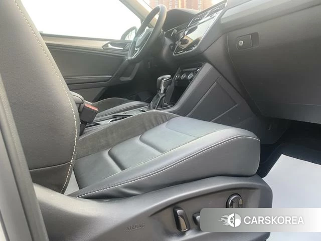 Volkswagen Tiguan L id 4257975 из Китая 14