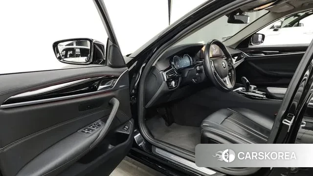 BMW 5 Series (G30) id 3489676 из Кореи 20