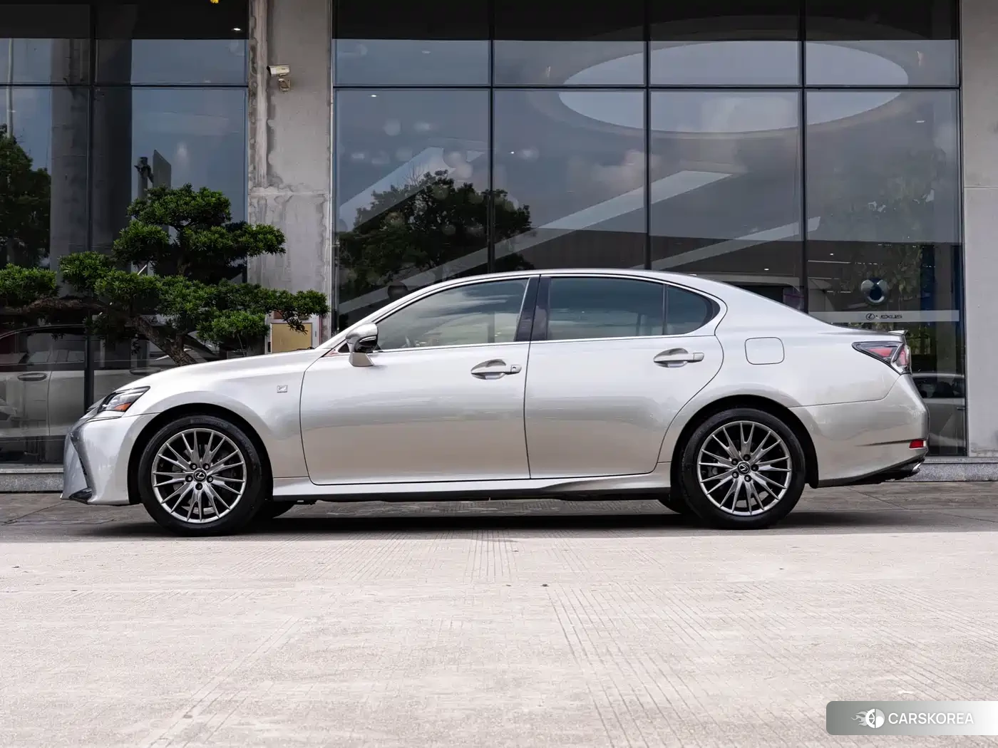 Lexus GS id 4601977 из Китая 21