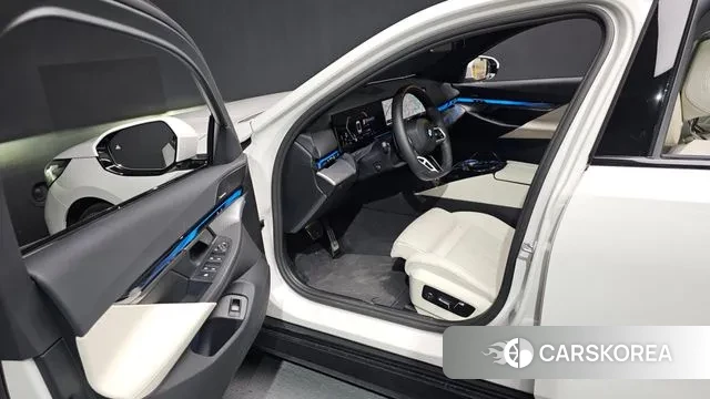 BMW 5 Series (G60) id 3457130 из Кореи 20