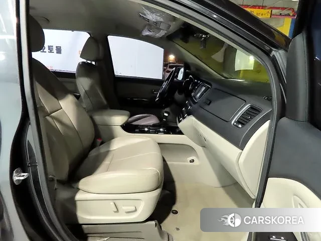 Kia The New Carnival id 3742563 из Кореи 20