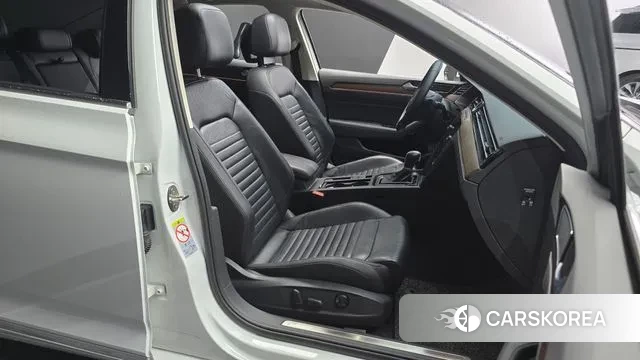 Volkswagen Passat GT (B8) id 3107205 из Кореи 20