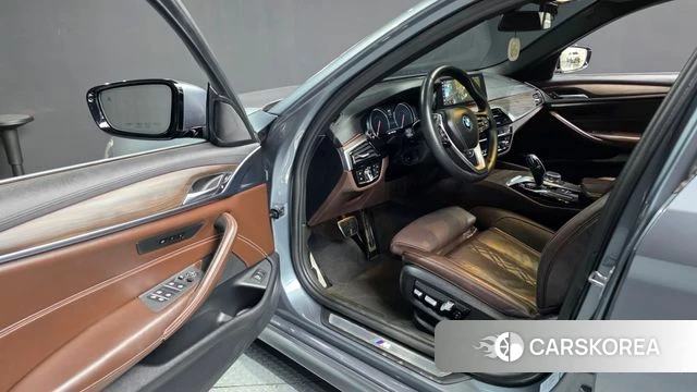 BMW 5 Series (G30) id 4587529 из Кореи 38