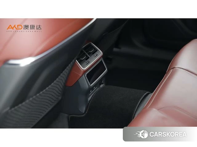Audi A7L id 4261601 из Китая 10