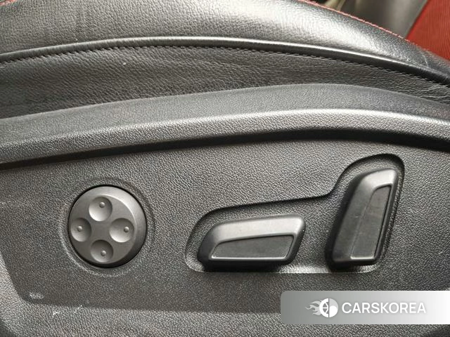 Audi Q2L id 4259105 из Китая 22