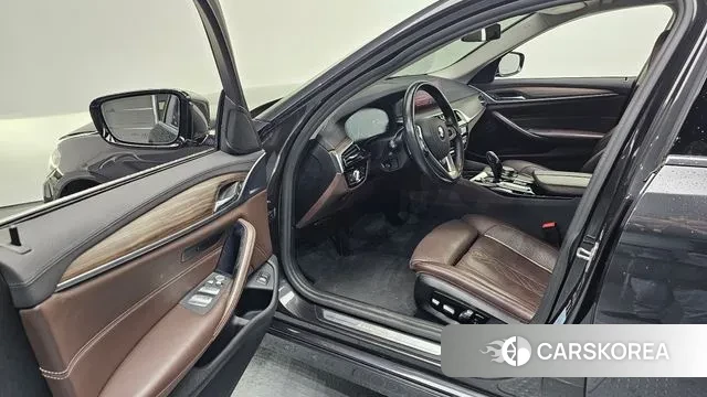 BMW 5 Series (G30) id 3248750 из Кореи 20