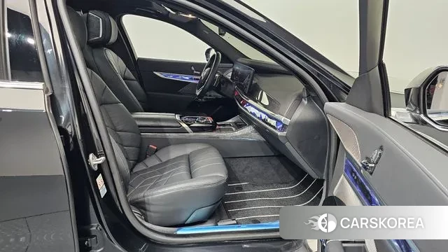 BMW 7 Series (G70) id 3353972 из Кореи 20