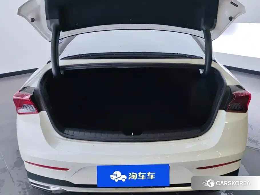 Kia K5 id 4681157 из Китая 16