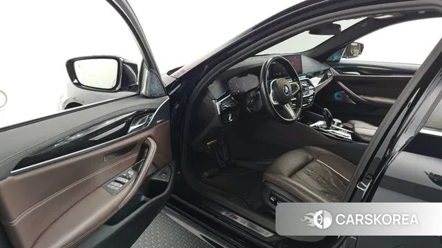 BMW 5 Series (G30) id 3389264 из Кореи 20