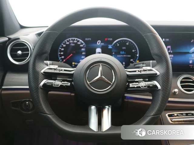 Mercedes-Benz E-class id 4259843 из Китая 14