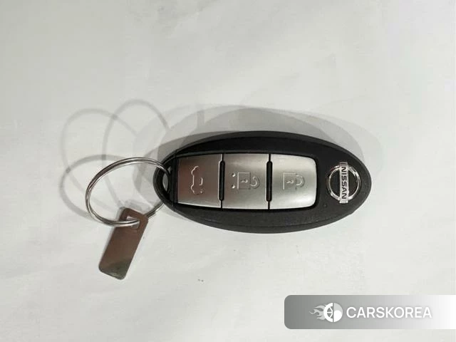 Nissan Xuan Yi id 4219813 из Китая 17