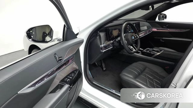 BMW 7 Series (G70) id 3864538 из Кореи 20