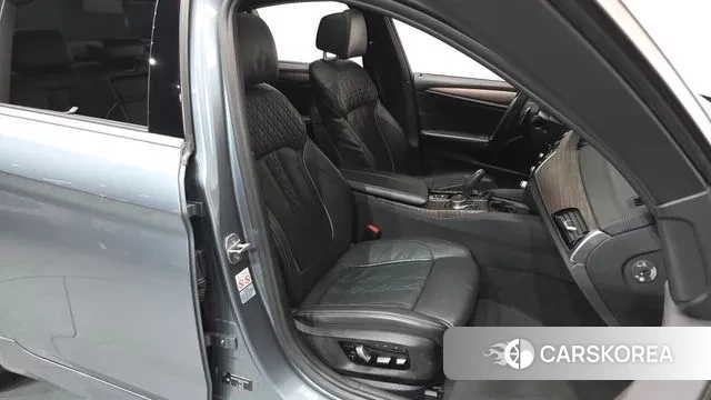 BMW 5 Series (G30) id 3505522 из Кореи 20