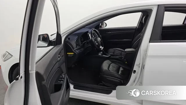 Hyundai Avante AD id 3558010 из Кореи 20