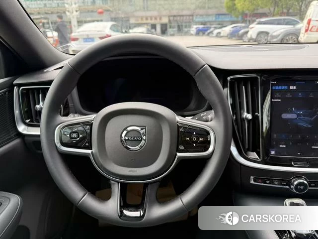 Volvo S60 PHEV id 4238356 из Китая 17