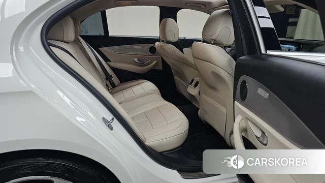 Mercedes-Benz E-Class W213 id 4873630 из Кореи 30