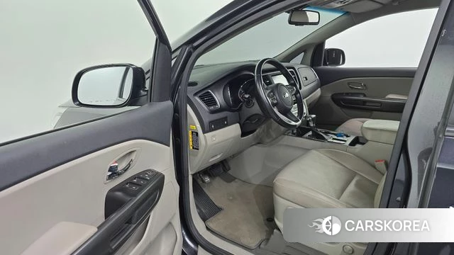 Kia The New Carnival id 4596017 из Кореи 31
