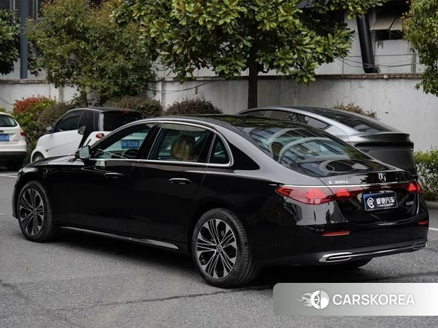 Mercedes-Benz E-class id 4358897 из Китая 17