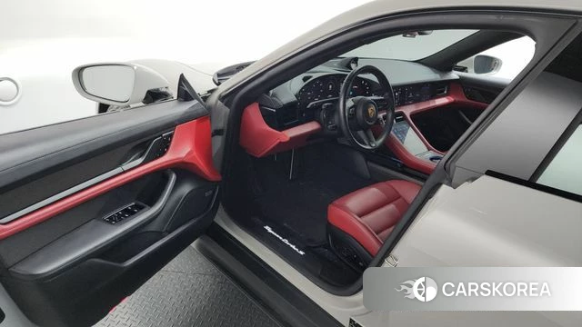 Porsche Taycan id 3827364 из Кореи 20