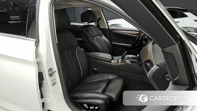 BMW 5 Series (G30) id 3873434 из Кореи 20