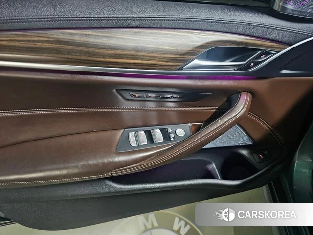 BMW 5 Series (G30) id 3885947 из Кореи 20