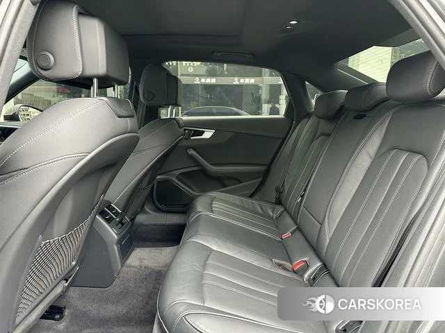 Audi A4L id 4275930 из Китая 23