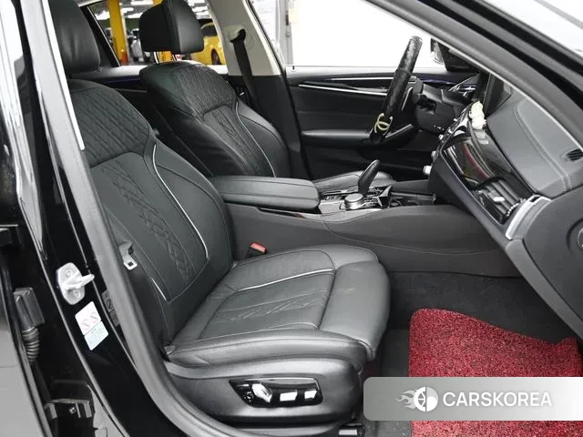 BMW 5 Series (G30) id 3697785 из Кореи 20