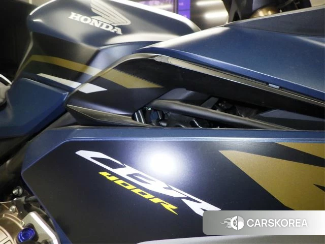 Проданный Honda CBR400R id 3997878 из Японии, фото 24